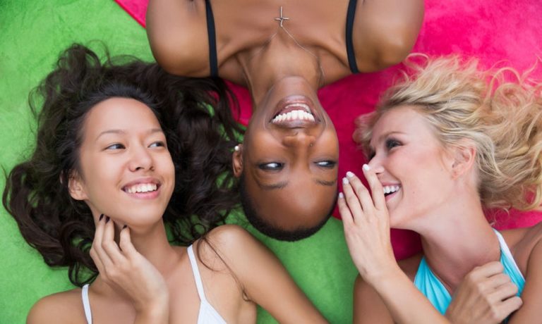 Elite Daily – How To Tell Your Friends In Relationships You Feel Left Out & Miss Them